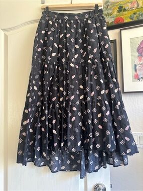 XiRENA Silk Blend Skirt. Size: Small. Excellent condition